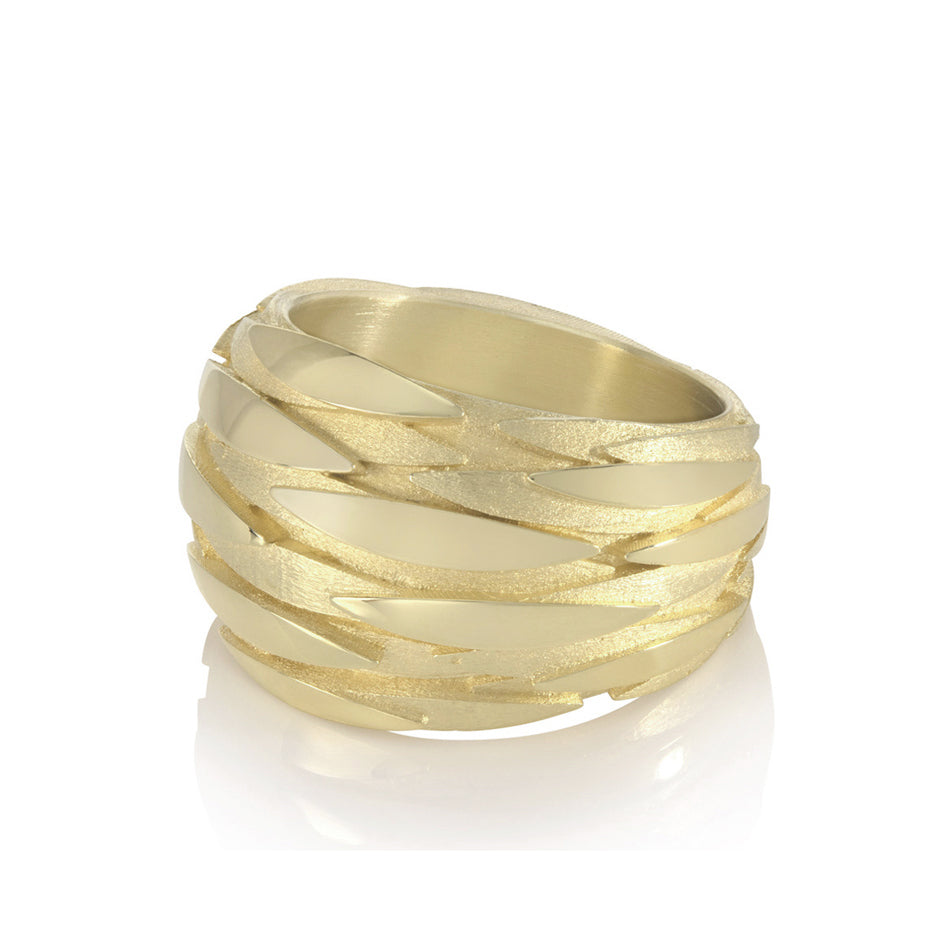 Shoal ring in 18ct gold by Sarah Herriot.