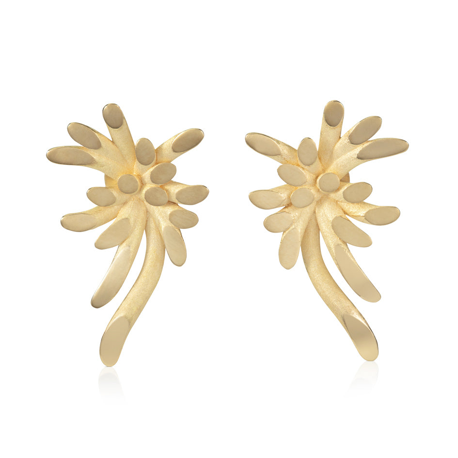 Splash stud earrings formed of a lyrical burst of 18ct gold. Splash stud earrings by Sarah Herriot.