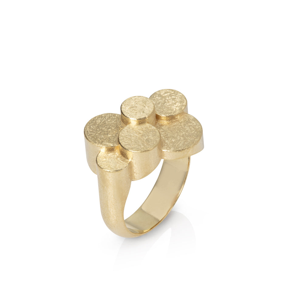Staffa ring formed of undulating layered columns of 18ct gold. Staffa ring by Sarah Herriot.